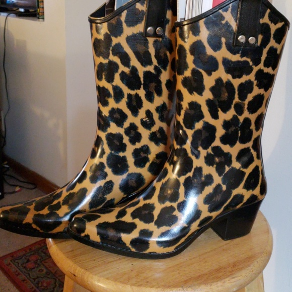 Rain boots - Picture 2 of 3